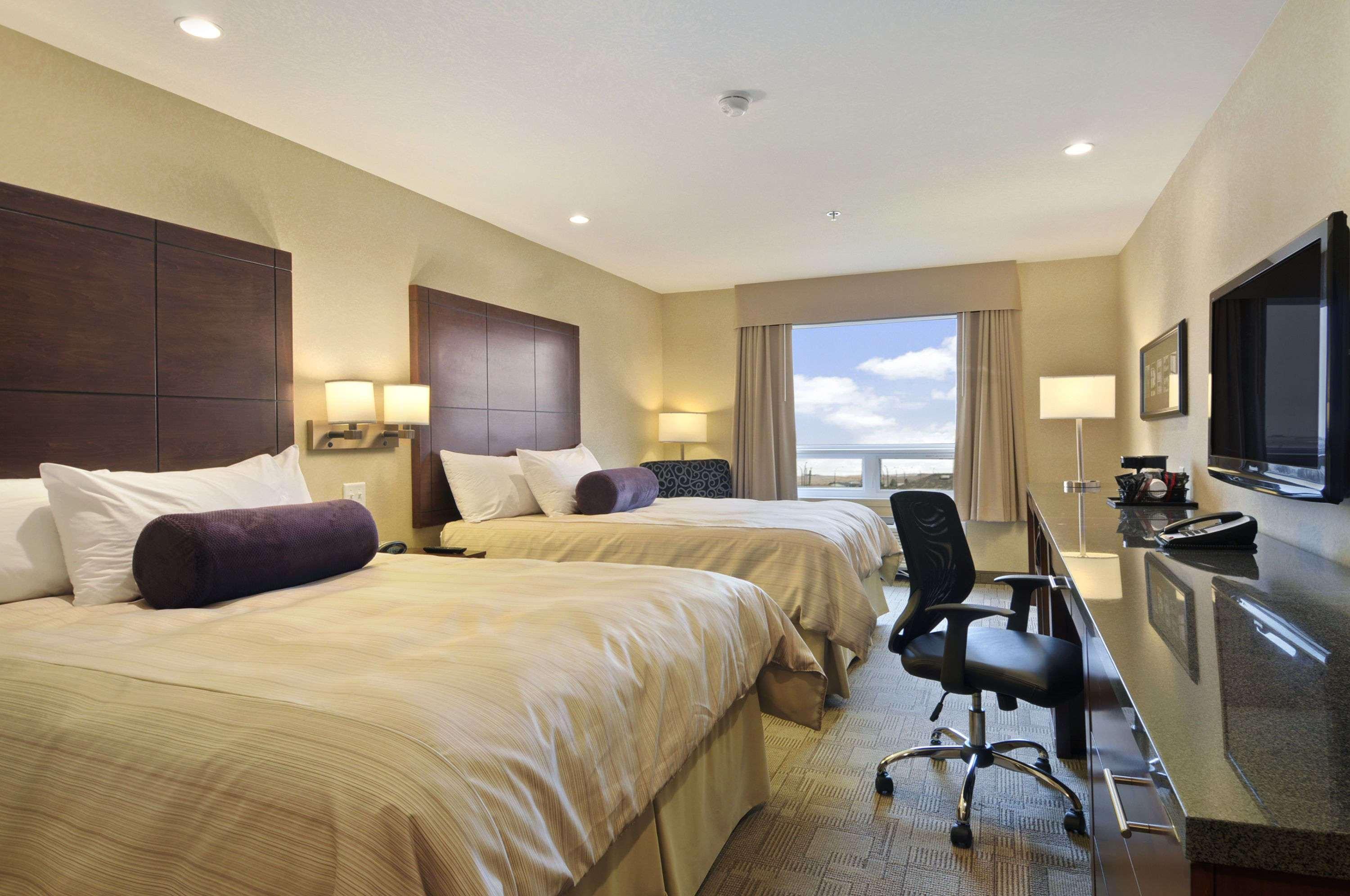 Days Inn By Wyndham Regina Airport West Екстериор снимка