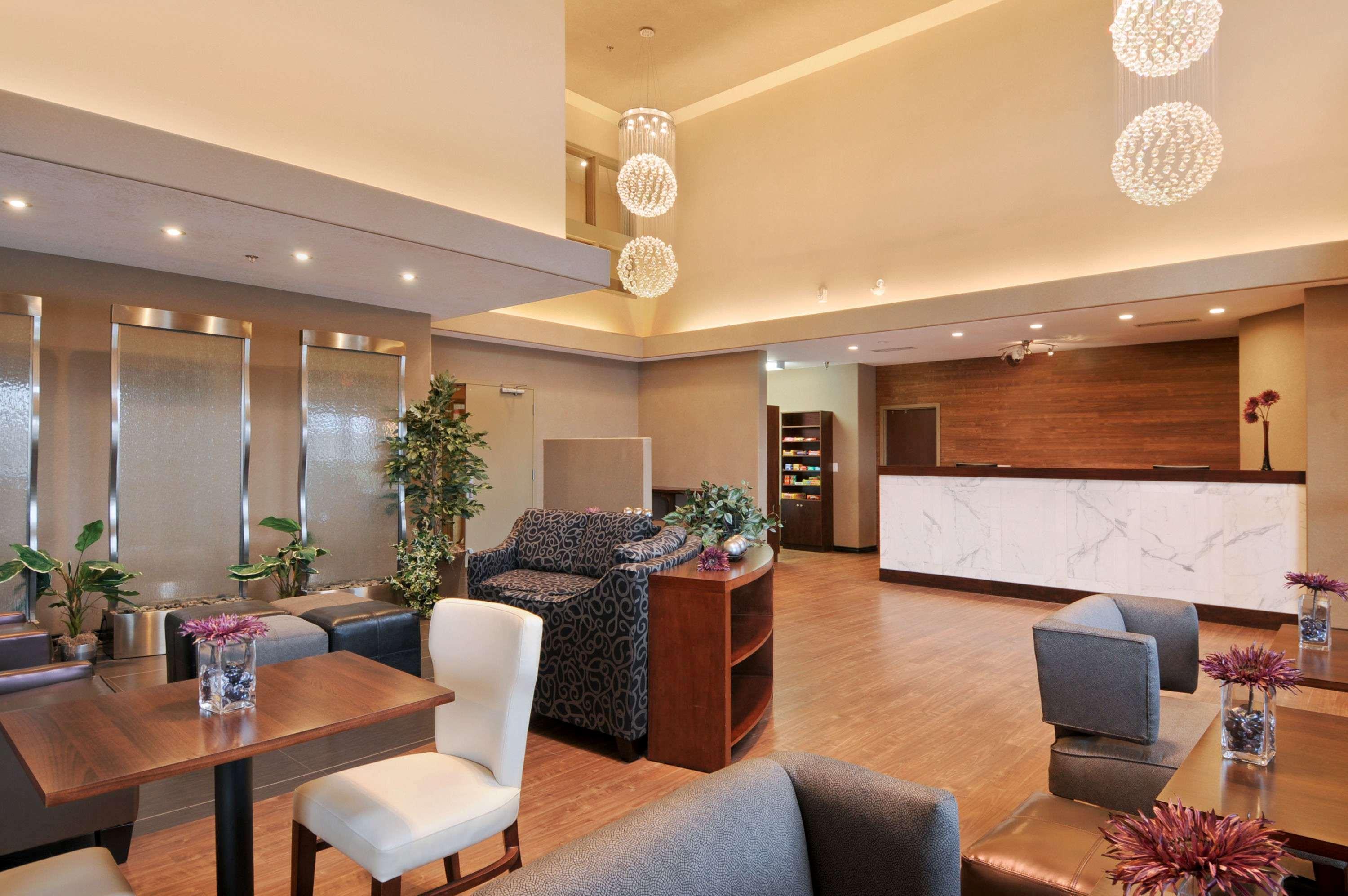 Days Inn By Wyndham Regina Airport West Интериор снимка