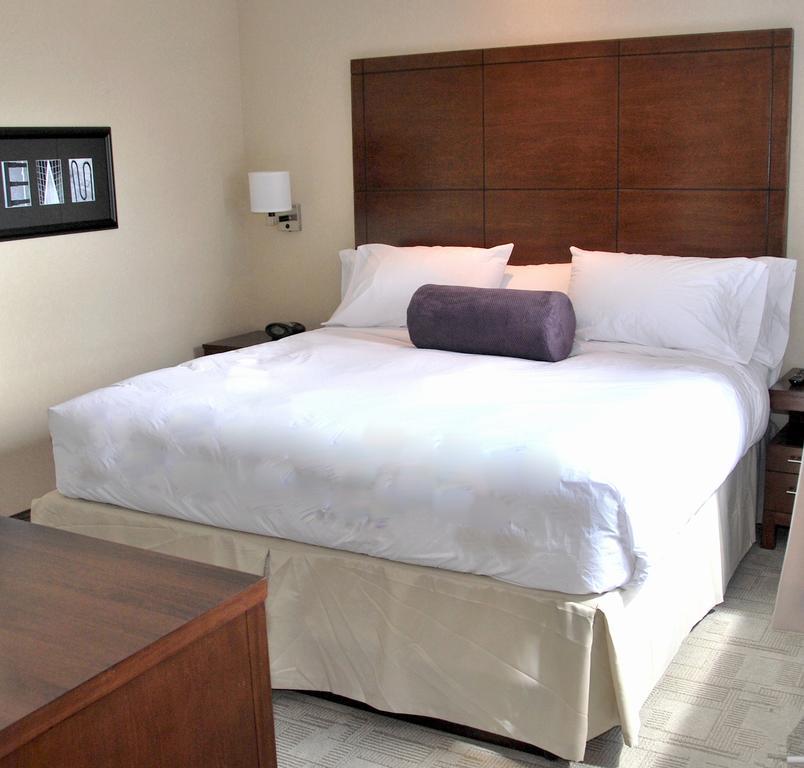 Days Inn By Wyndham Regina Airport West Екстериор снимка