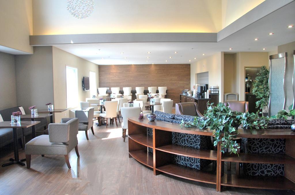 Days Inn By Wyndham Regina Airport West Екстериор снимка